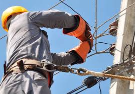 Cómo deben protegerse los trabajadores eléctricos en la pandemia